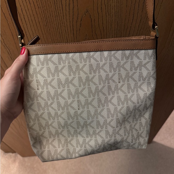 Michael Kor Crossbody Bag- NEW - Picture 4 of 8